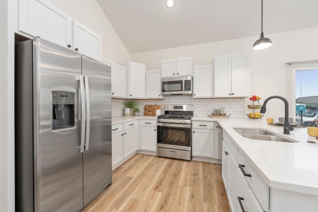 2424 E Elk Ridge Ave, Goddard, KS 67052