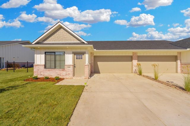 2424 E Elk Ridge Ave, Goddard, KS 67052