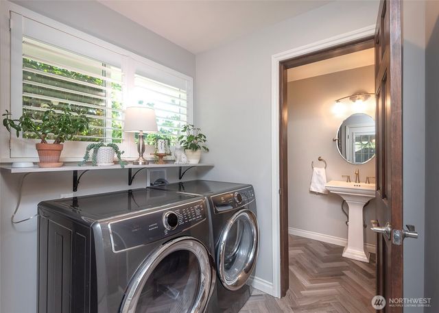 9612 15th Avenue NW, Seattle, WA 98117