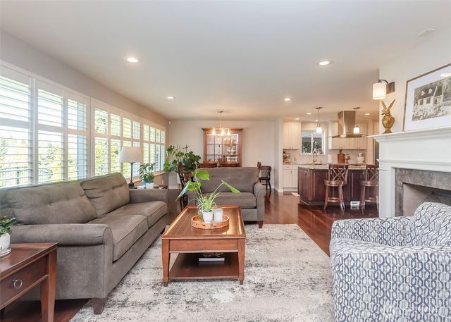 9612 15th Avenue NW, Seattle, WA 98117