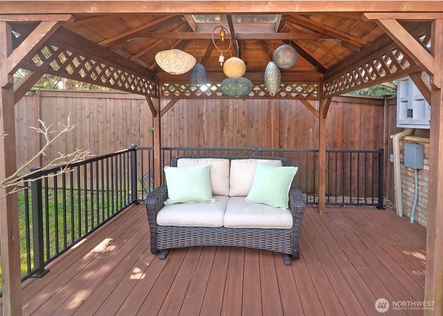 9612 15th Avenue NW, Seattle, WA 98117