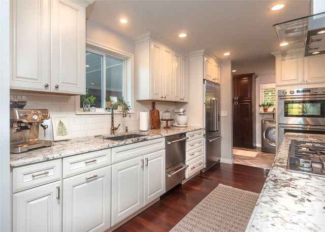 9612 15th Avenue NW, Seattle, WA 98117