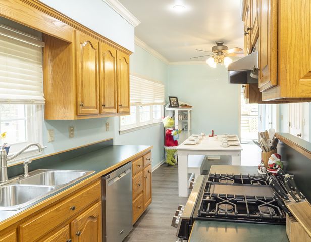 1910 Cedar Creek Rd, Vanleer, TN 37181