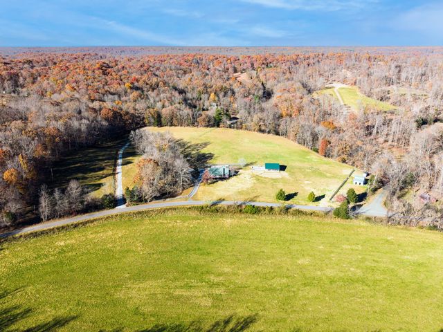 1910 Cedar Creek Rd, Vanleer, TN 37181