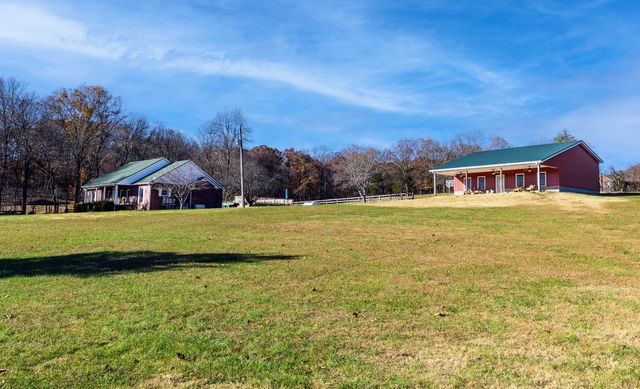 1910 Cedar Creek Rd, Vanleer, TN 37181