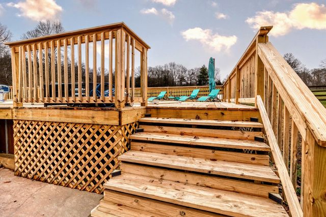 1910 Cedar Creek Rd, Vanleer, TN 37181