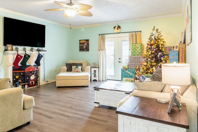 1910 Cedar Creek Rd, Vanleer, TN 37181