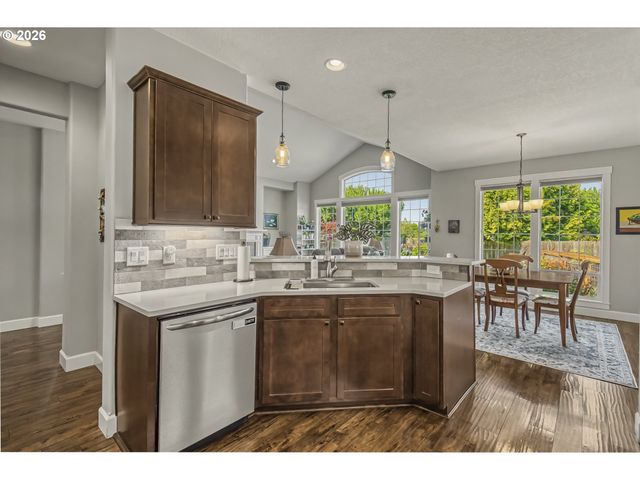 18765 LELAND Rd, Oregon City, OR 97045