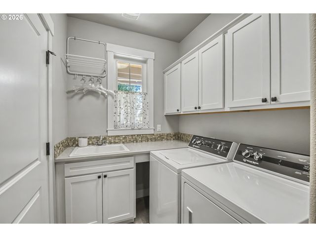 18765 LELAND Rd, Oregon City, OR 97045