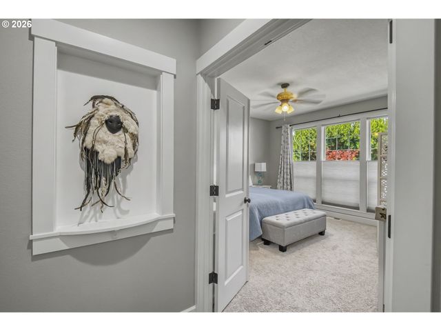 18765 LELAND Rd, Oregon City, OR 97045