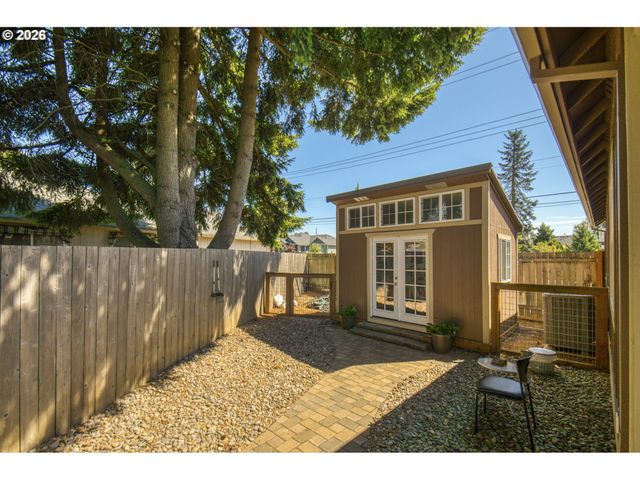 18765 LELAND Rd, Oregon City, OR 97045