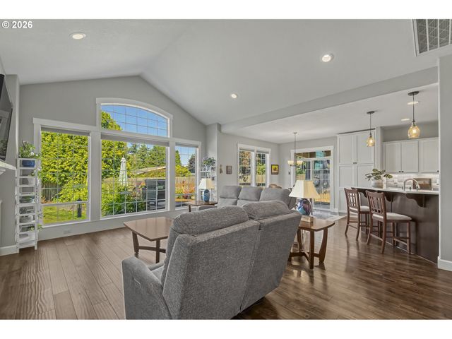 18765 LELAND Rd, Oregon City, OR 97045