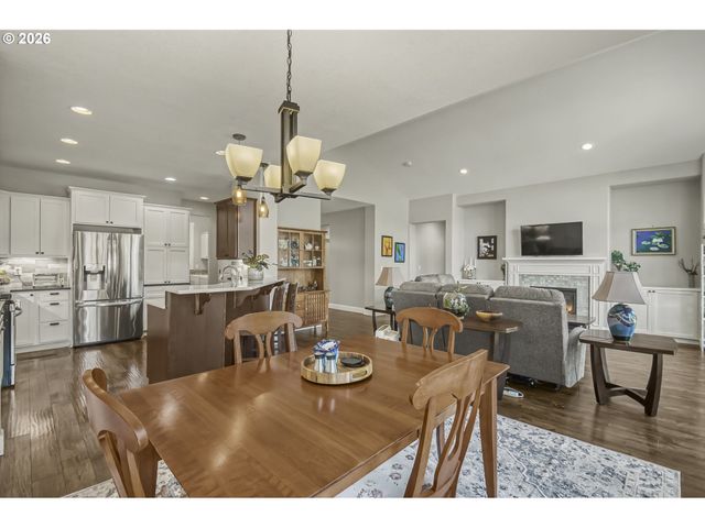 18765 LELAND Rd, Oregon City, OR 97045