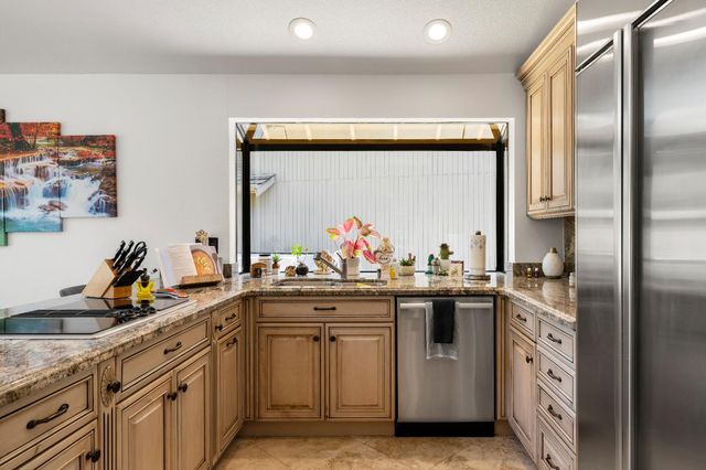 2188 Promontory Point Ln, Gold River, CA 95670