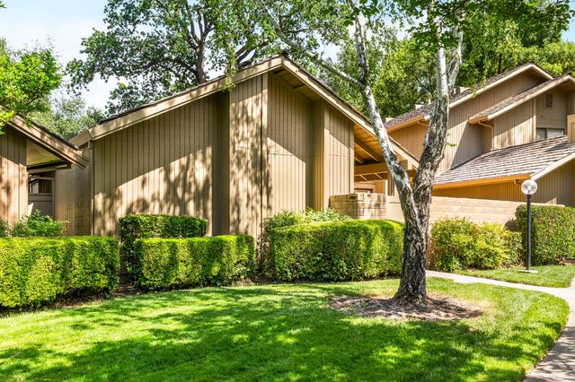 2188 Promontory Point Ln, Gold River, CA 95670