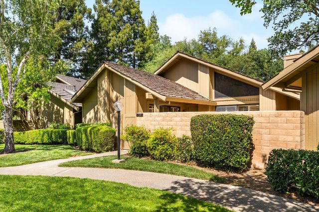 2188 Promontory Point Ln, Gold River, CA 95670