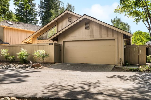 2188 Promontory Point Ln, Gold River, CA 95670