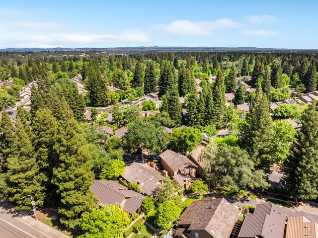 2188 Promontory Point Ln, Gold River, CA 95670