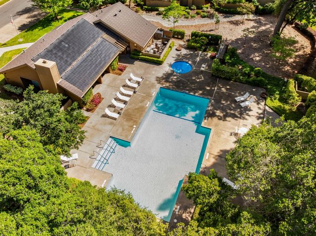 2188 Promontory Point Ln, Gold River, CA 95670