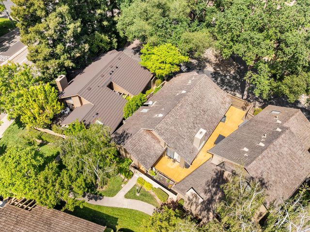 2188 Promontory Point Ln, Gold River, CA 95670