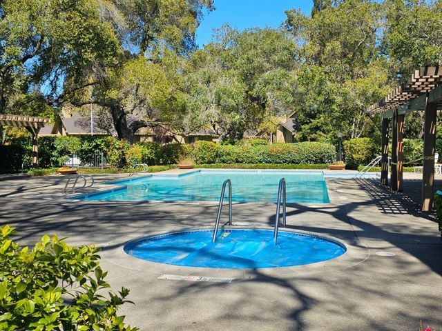 2188 Promontory Point Ln, Gold River, CA 95670