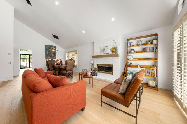 2188 Promontory Point Ln, Gold River, CA 95670