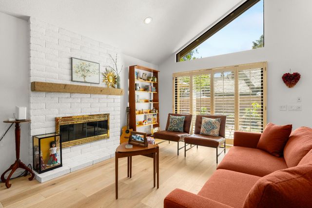 2188 Promontory Point Ln, Gold River, CA 95670