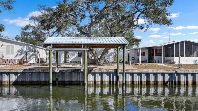 108 N SAINT GEORGE CIRCLE, Apollo Beach, FL 33572