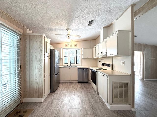 108 N SAINT GEORGE CIRCLE, Apollo Beach, FL 33572