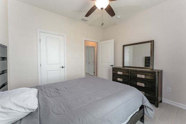 17 Valdarama Dr, Laguna Vista, TX 78578