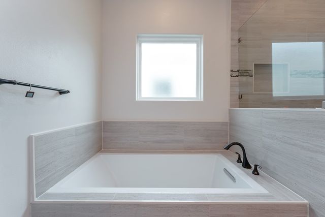 17 Valdarama Dr, Laguna Vista, TX 78578