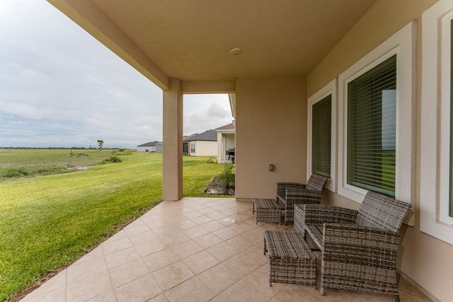 17 Valdarama Dr, Laguna Vista, TX 78578