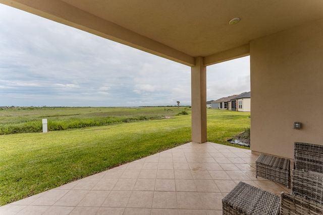 17 Valdarama Dr, Laguna Vista, TX 78578