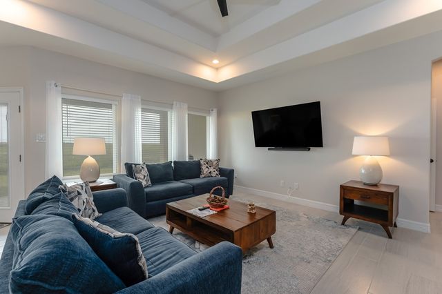 17 Valdarama Dr, Laguna Vista, TX 78578