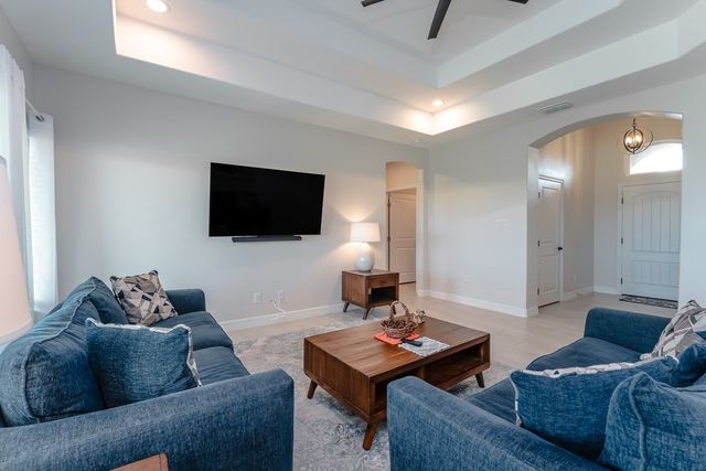 17 Valdarama Dr, Laguna Vista, TX 78578