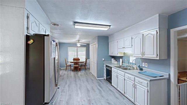 3908 Beverly Hills Drive, High Point, NC 27265