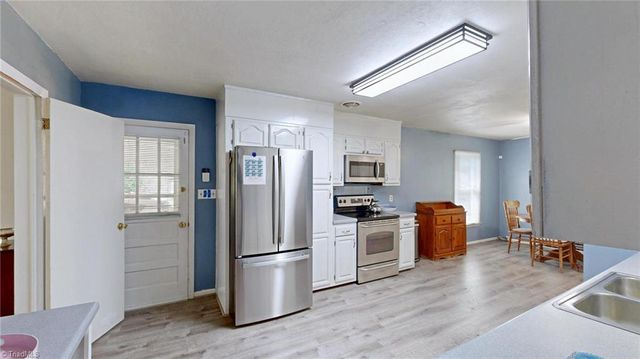 3908 Beverly Hills Drive, High Point, NC 27265