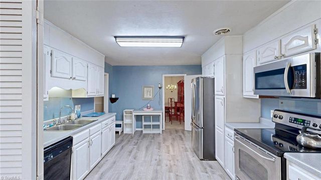 3908 Beverly Hills Drive, High Point, NC 27265
