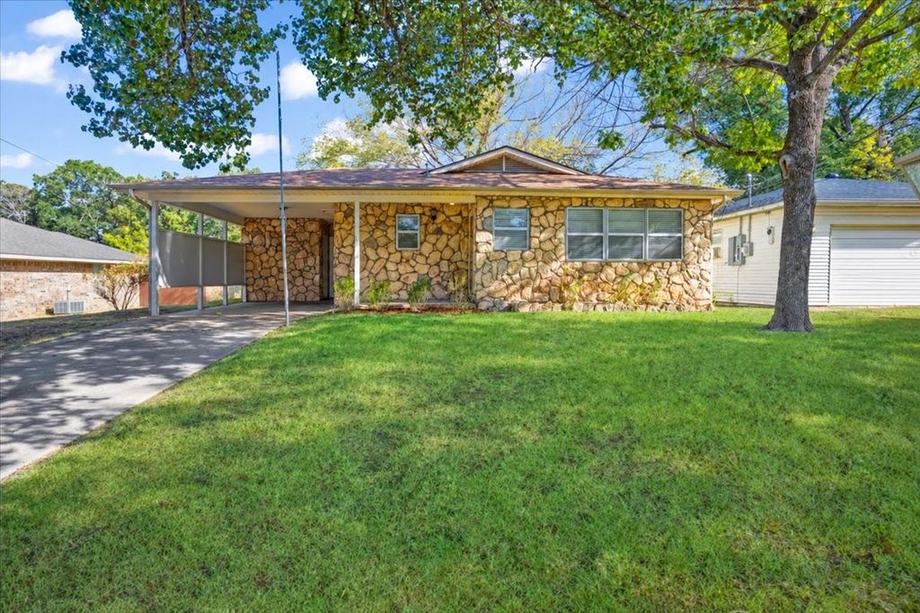 515 E Day Street, Denison, TX 75021