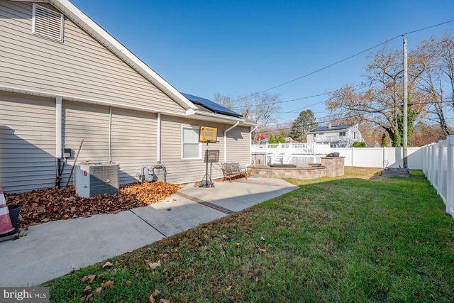 33 W MEYRAN AVE, Somers Point, NJ 08244