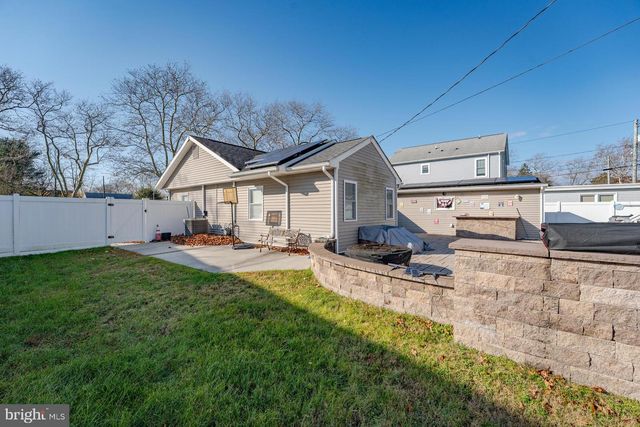 33 W MEYRAN AVE, Somers Point, NJ 08244