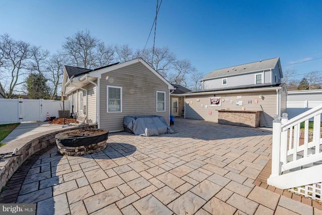 33 W MEYRAN AVE, Somers Point, NJ 08244