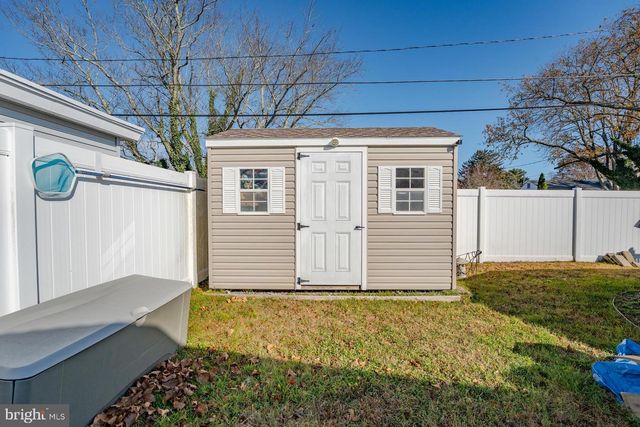 33 W MEYRAN AVE, Somers Point, NJ 08244