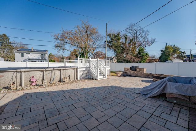 33 W MEYRAN AVE, Somers Point, NJ 08244