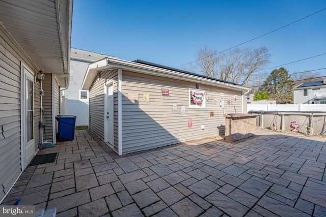 33 W MEYRAN AVE, Somers Point, NJ 08244