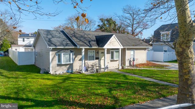 33 W MEYRAN AVE, Somers Point, NJ 08244
