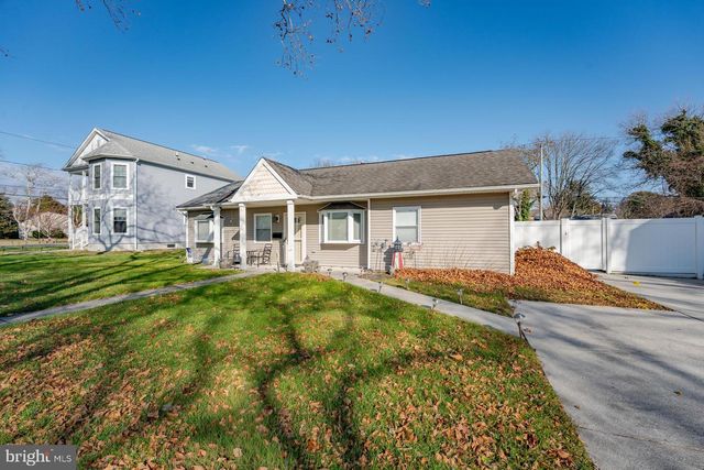 33 W MEYRAN AVE, Somers Point, NJ 08244