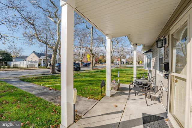 33 W MEYRAN AVE, Somers Point, NJ 08244