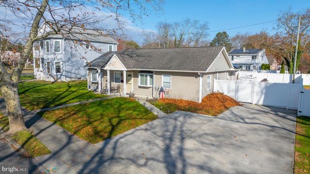 33 W MEYRAN AVE, Somers Point, NJ 08244