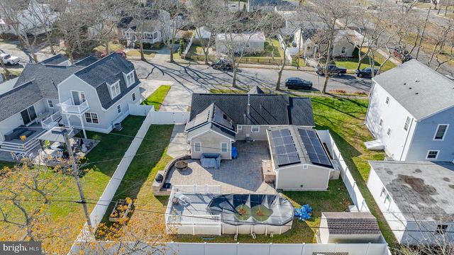 33 W MEYRAN AVE, Somers Point, NJ 08244